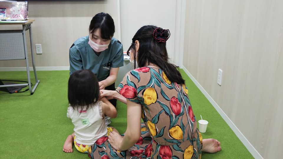 神戸市の歯科医院にて、離乳食教室支援